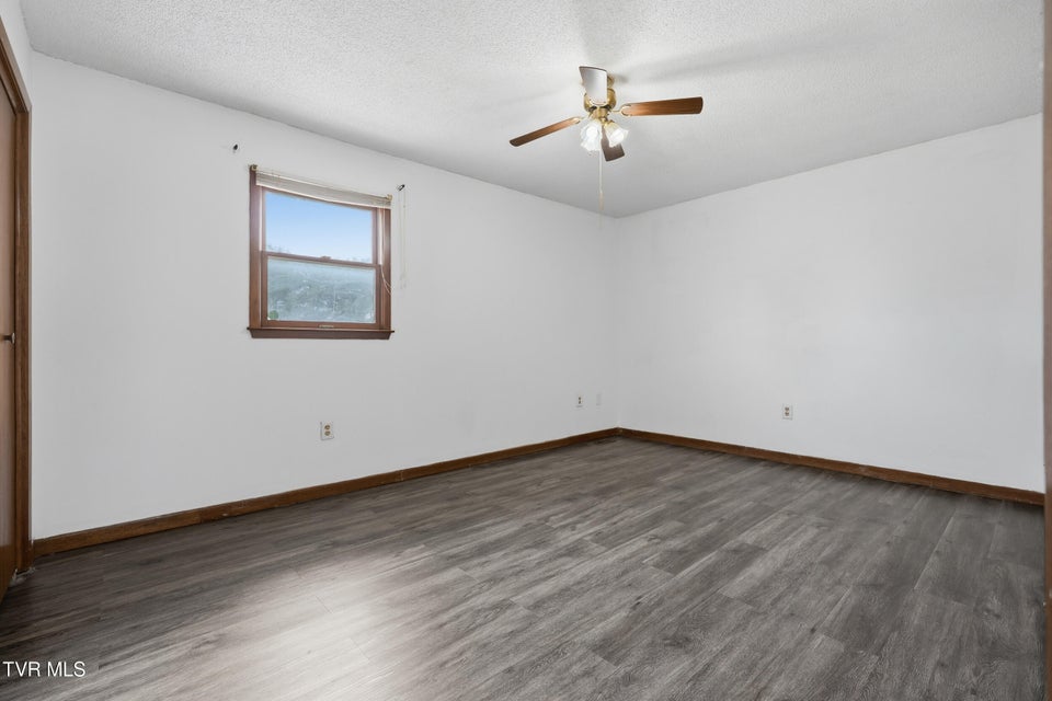 Photo #19: 161 Oakcrest Circle