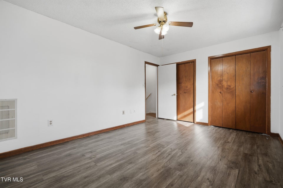 Photo #20: 161 Oakcrest Circle