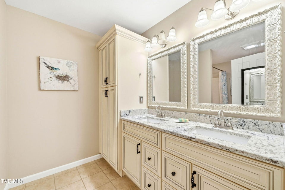 Photo #20: 191 Royal Oaks Drive