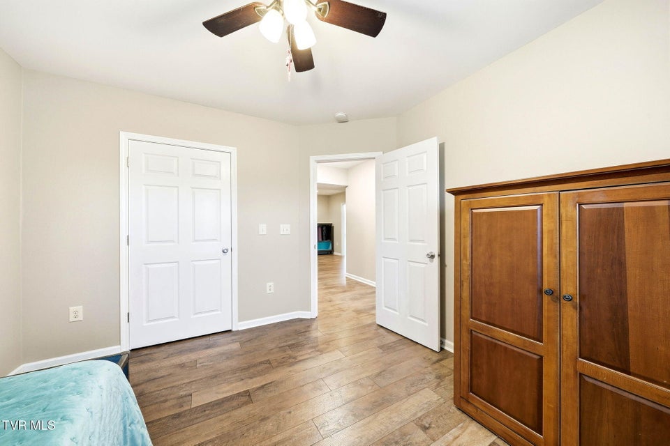 Photo #19: 191 Royal Oaks Drive