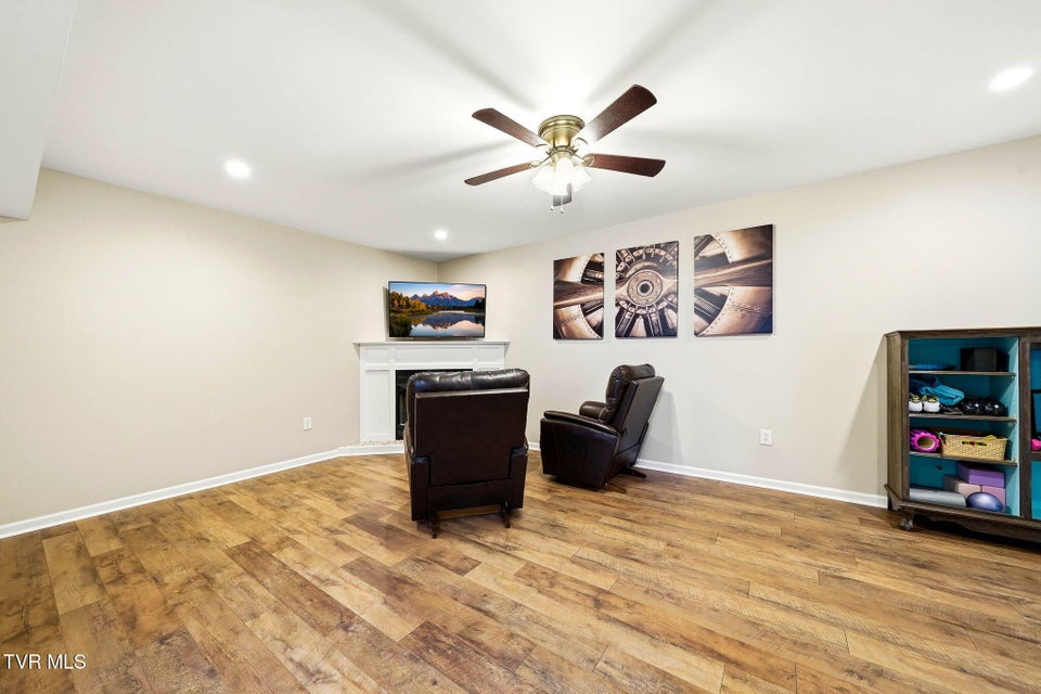 Photo #28: 191 Royal Oaks Drive