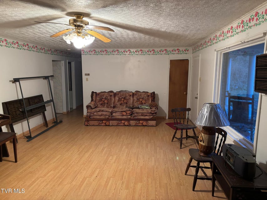 Photo #2: 358 Wagon Trail