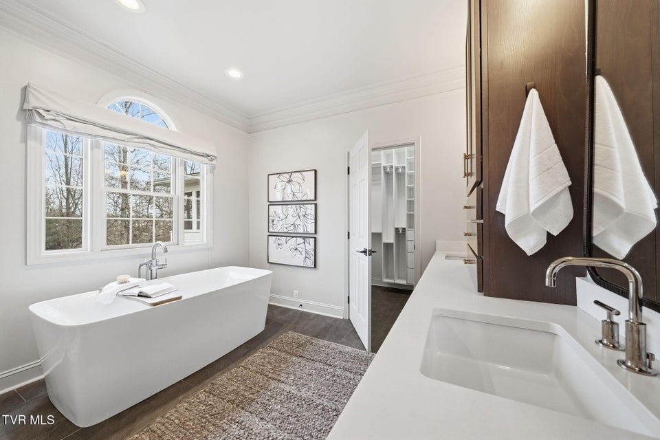 Photo #57: 112 Black Thorn Drive