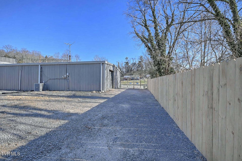 Photo #38: 3504 Fort Henry Drive