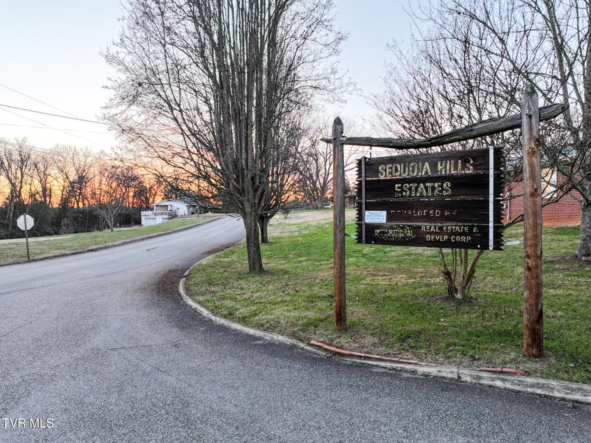 Photo #2: 210 Sioux Trail