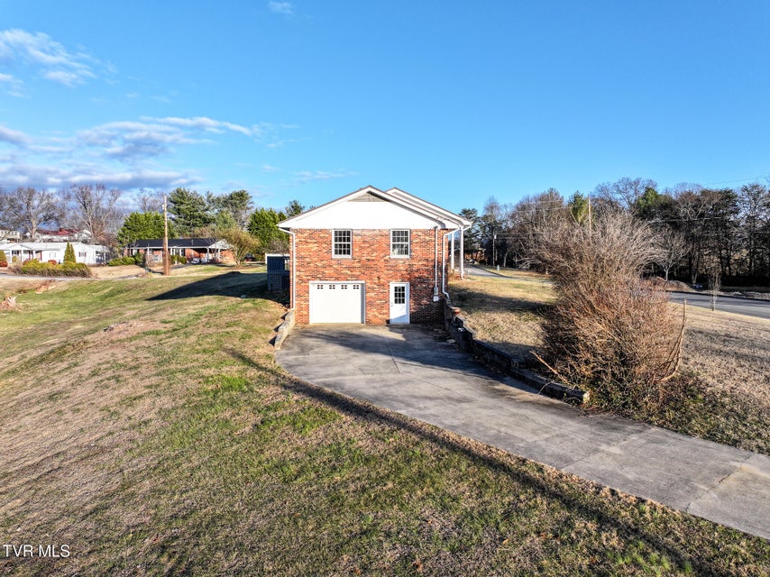 Photo #8: 210 Sioux Trail