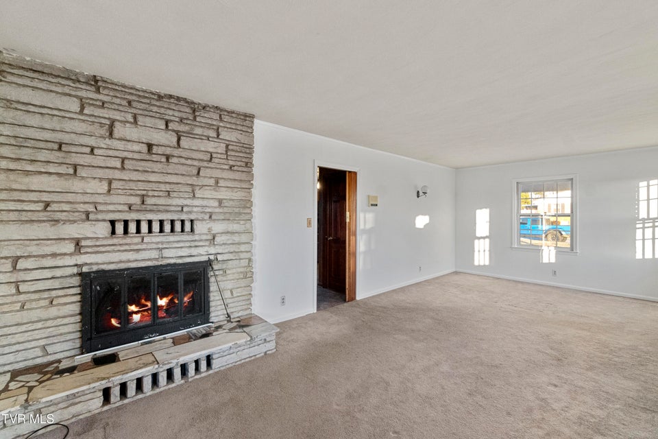 Photo #21: 210 Sioux Trail