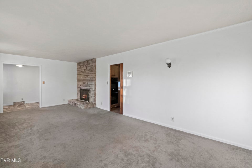 Photo #22: 210 Sioux Trail