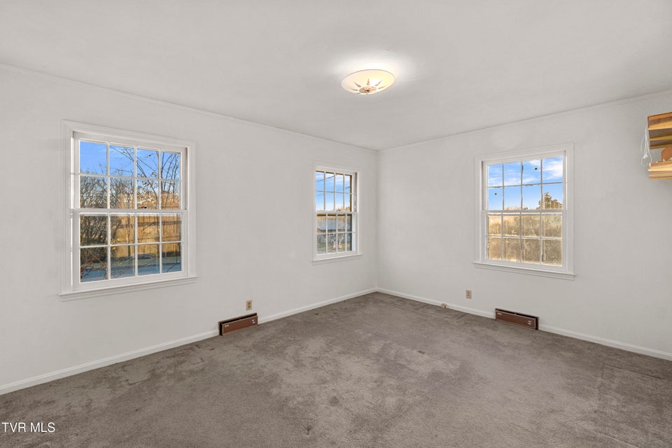 Photo #29: 210 Sioux Trail