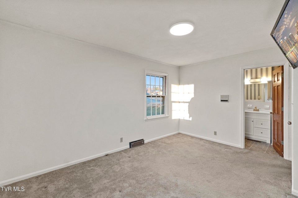 Photo #25: 210 Sioux Trail