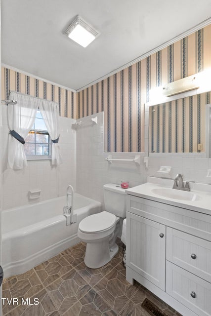 Photo #26: 210 Sioux Trail