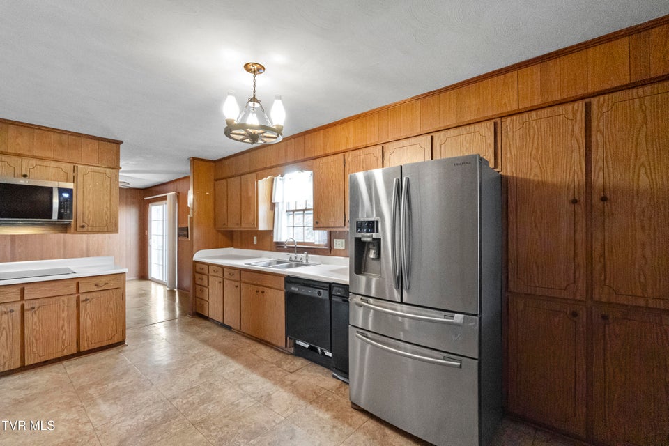 Photo #17: 210 Sioux Trail