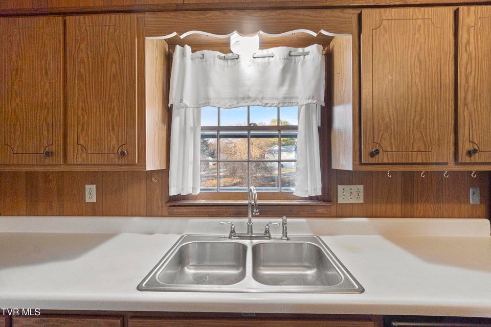 Photo #15: 210 Sioux Trail