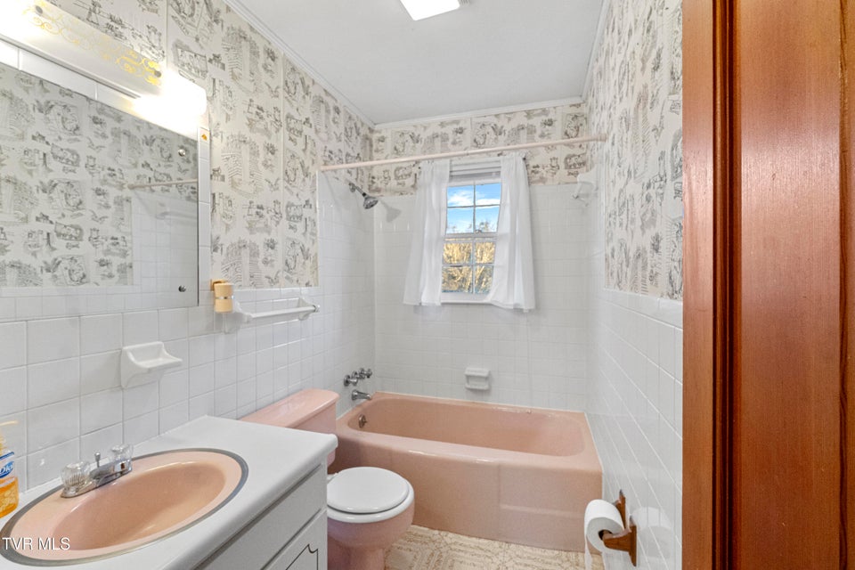 Photo #28: 210 Sioux Trail