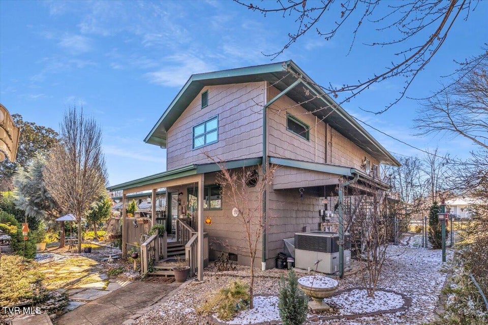 Photo #47: 112 Spruce Street