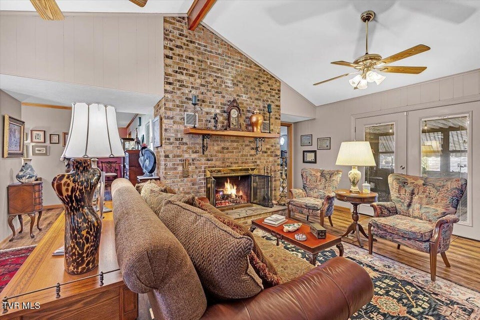 Photo #8: 112 Spruce Street