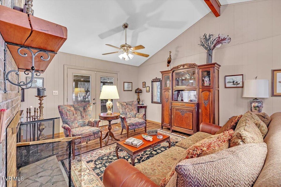 Photo #10: 112 Spruce Street