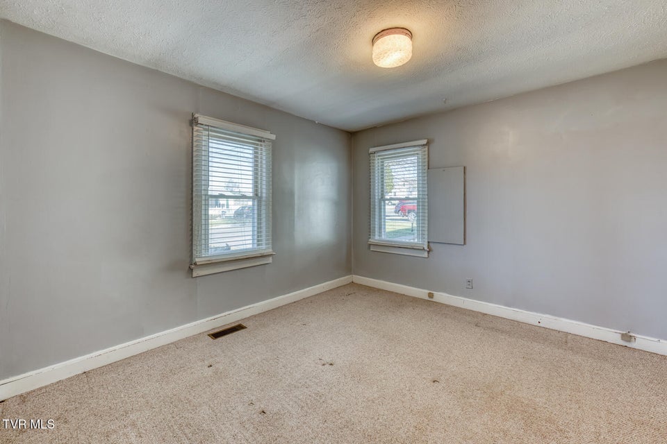 Photo #9: 2222 Windsor Avenue