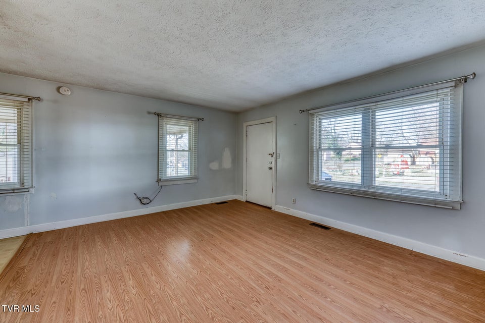 Photo #8: 2222 Windsor Avenue