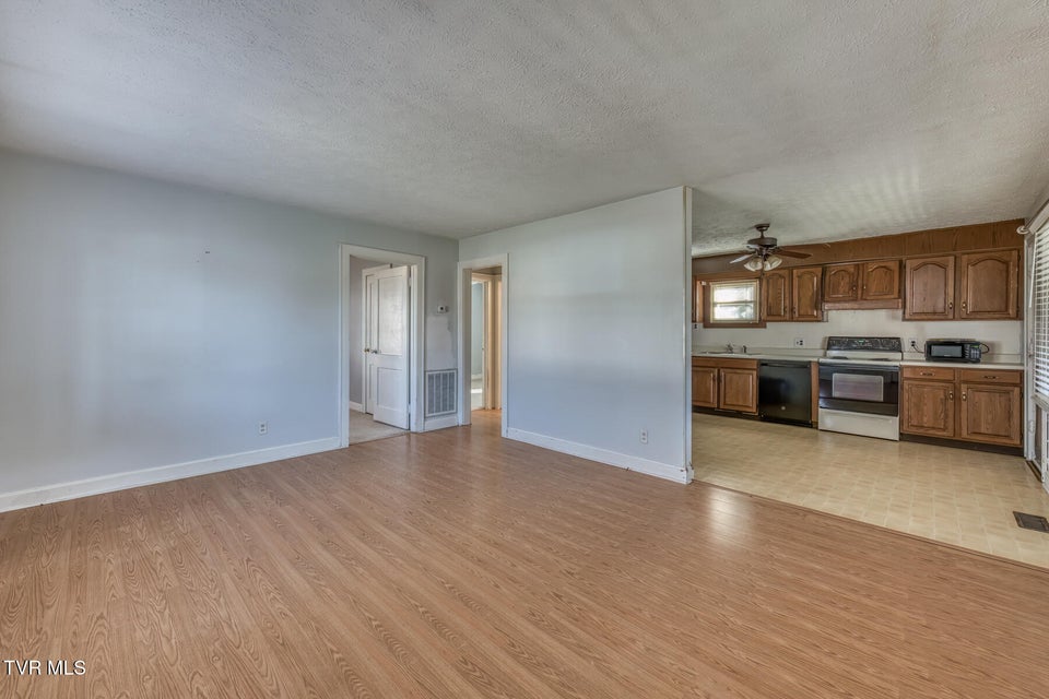 Photo #7: 2222 Windsor Avenue