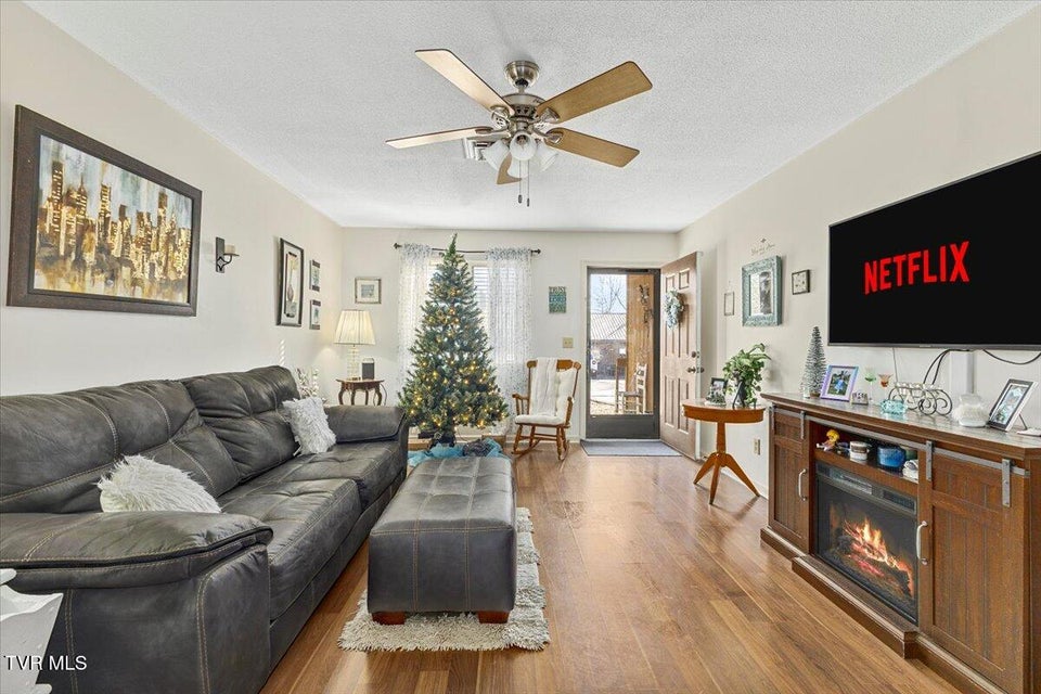 Photo #5: 1141 Timbers E 