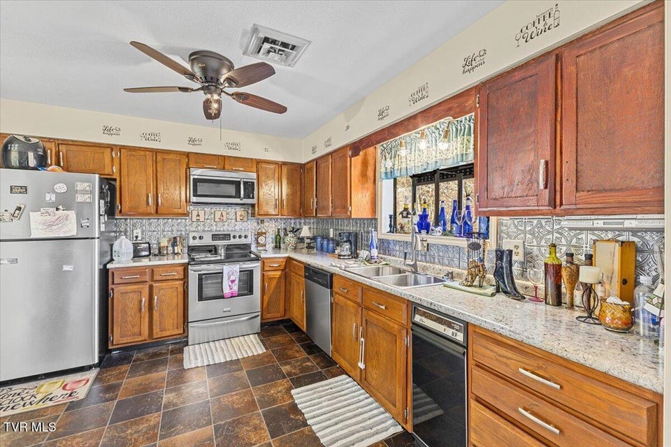 Photo #8: 1141 Timbers E 