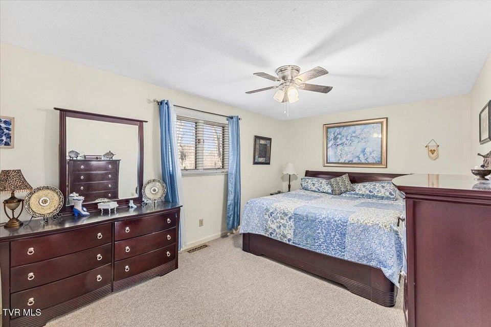 Photo #22: 1141 Timbers E 