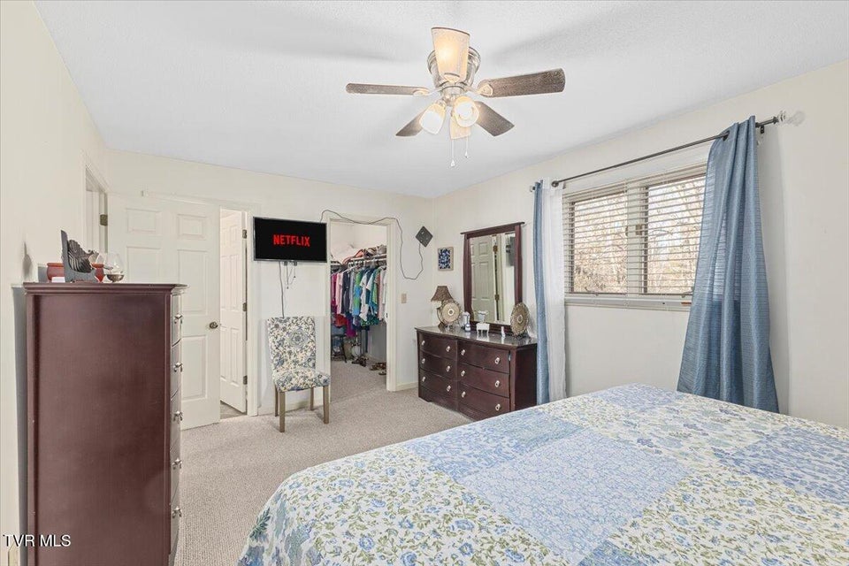 Photo #23: 1141 Timbers E 