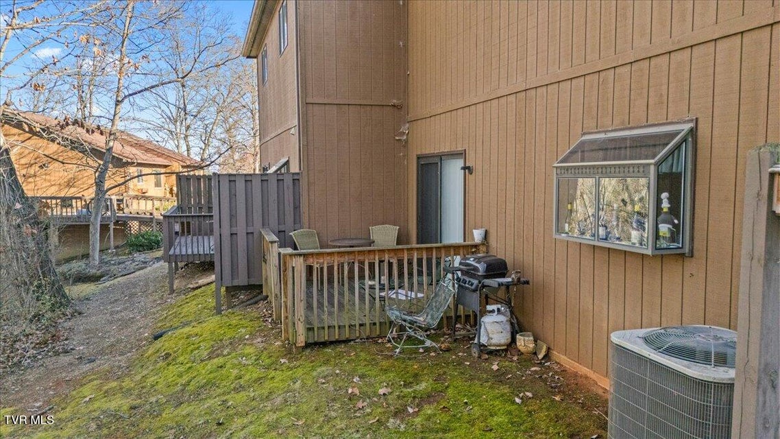 Photo #28: 1141 Timbers E 