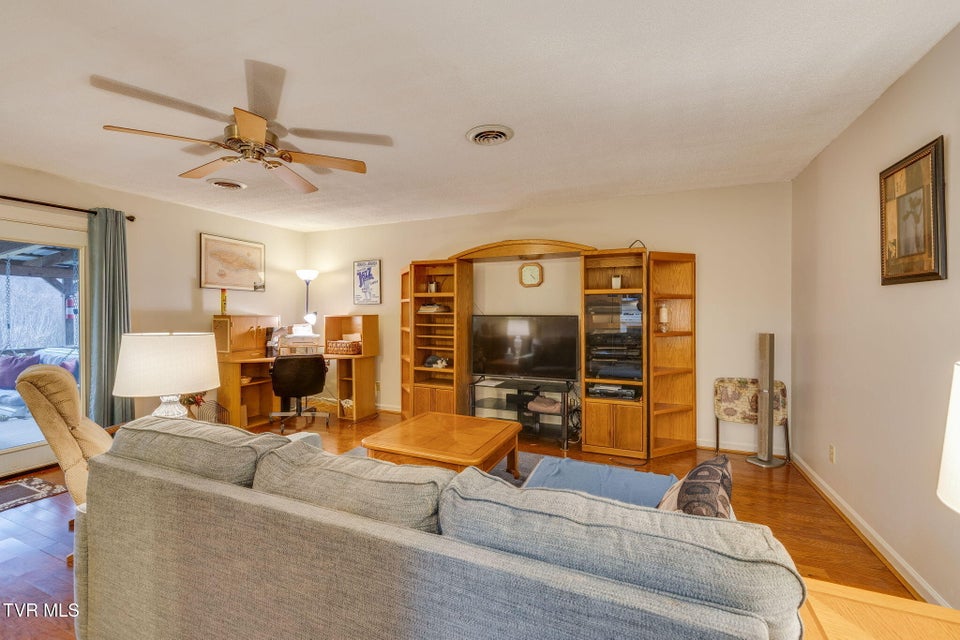 Photo #4: 73 Tulip Grove Circle 