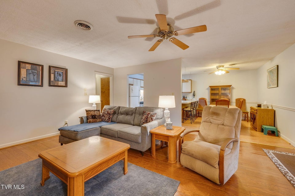 Photo #6: 73 Tulip Grove Circle 