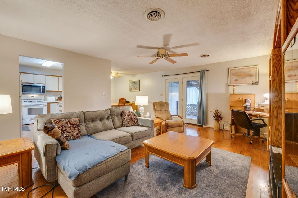 Photo #7: 73 Tulip Grove Circle 