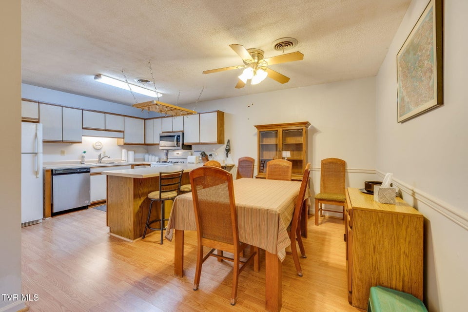 Photo #8: 73 Tulip Grove Circle 