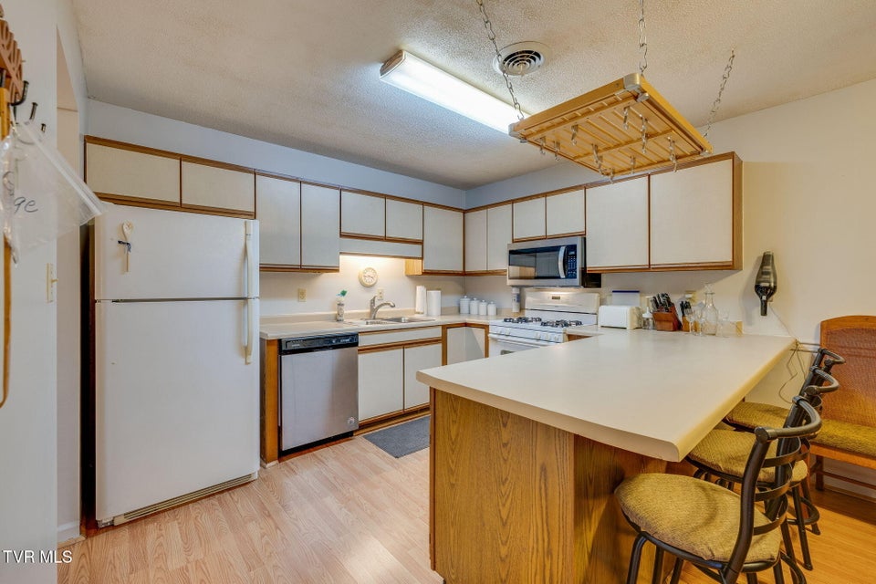 Photo #11: 73 Tulip Grove Circle 