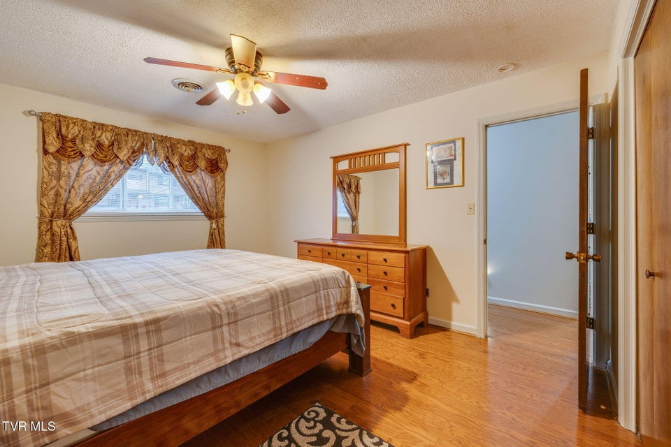 Photo #14: 73 Tulip Grove Circle 