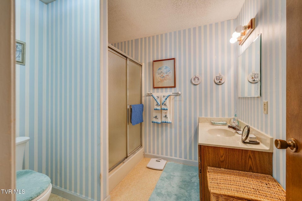 Photo #16: 73 Tulip Grove Circle 