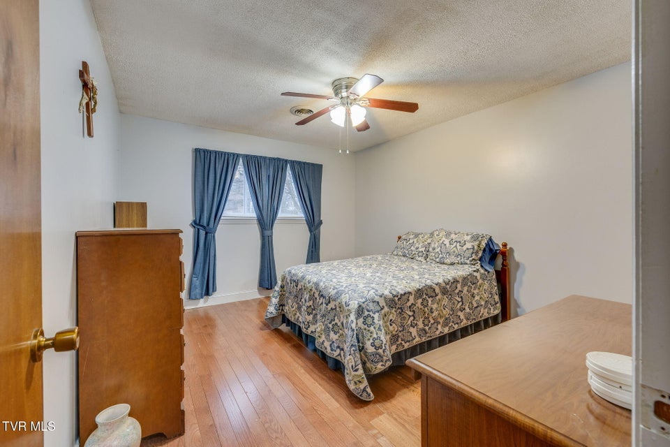 Photo #17: 73 Tulip Grove Circle 