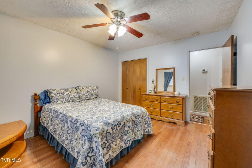 Photo #18: 73 Tulip Grove Circle 