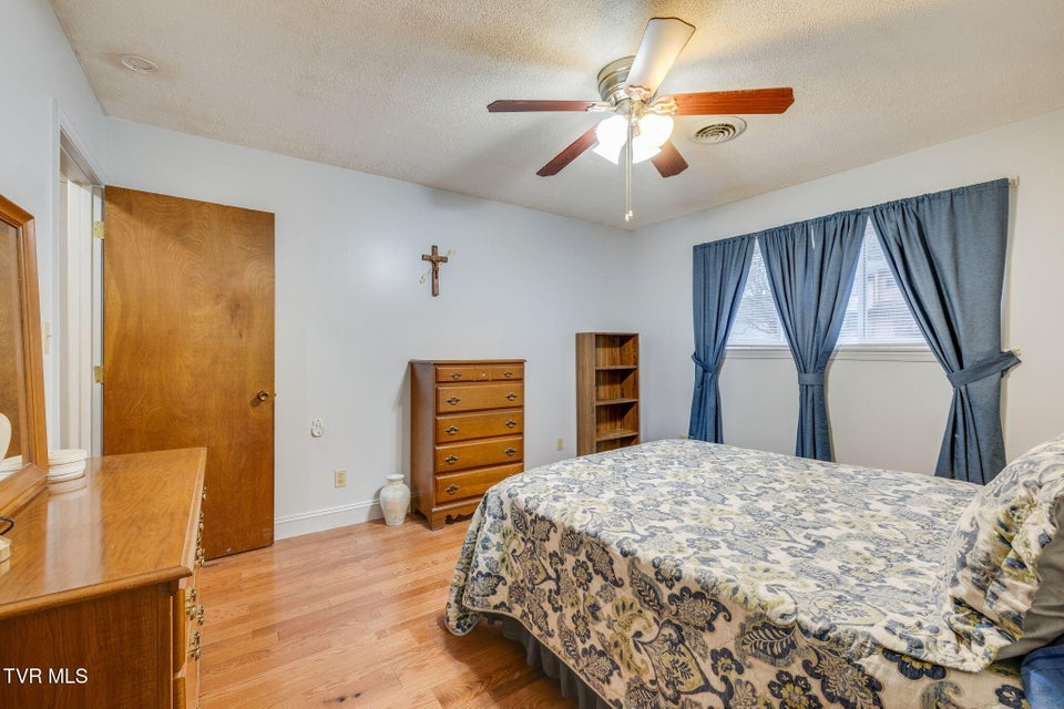 Photo #19: 73 Tulip Grove Circle 