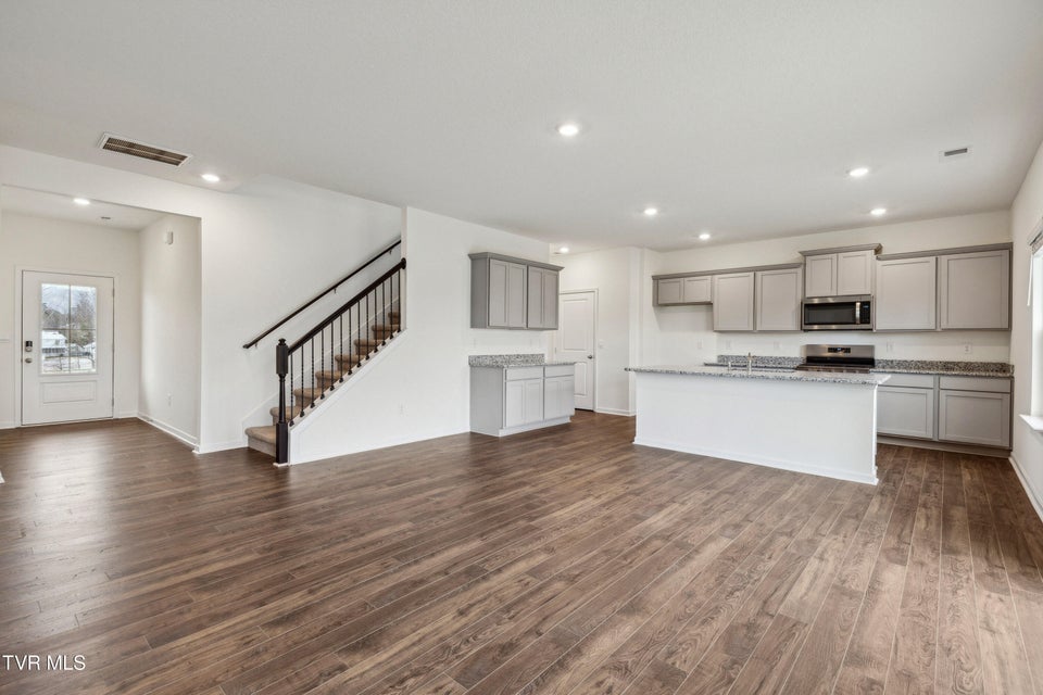 Photo #2: 227 Artist Avenue 