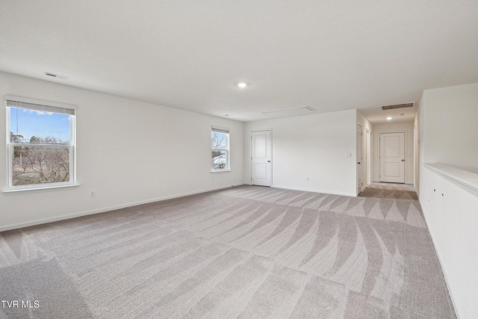 Photo #7: 227 Artist Avenue 