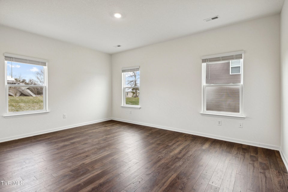 Photo #13: 227 Artist Avenue 