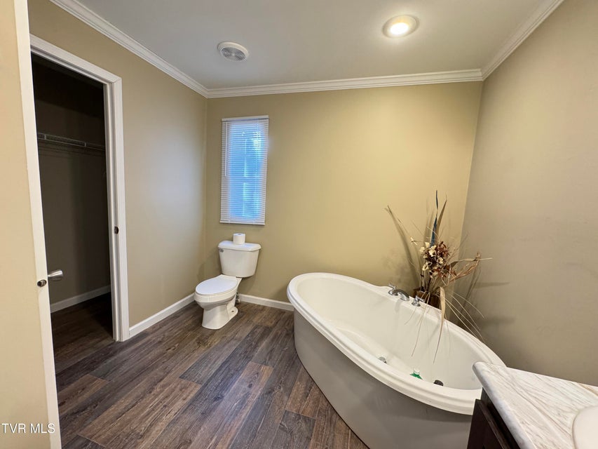 Photo #37: 2210 Carter Street