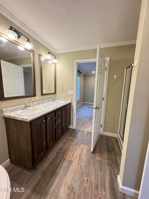 Photo #38: 2210 Carter Street