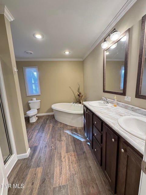 Photo #35: 2210 Carter Street