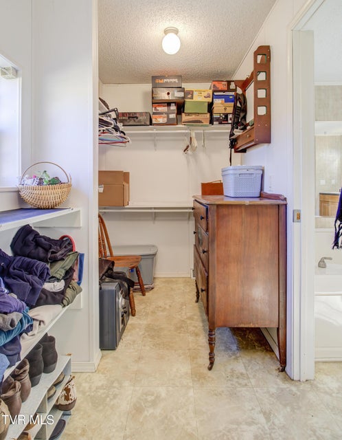 Photo #27: 2294 Island Road