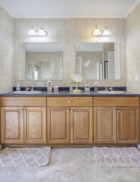 Photo #23: 2294 Island Road