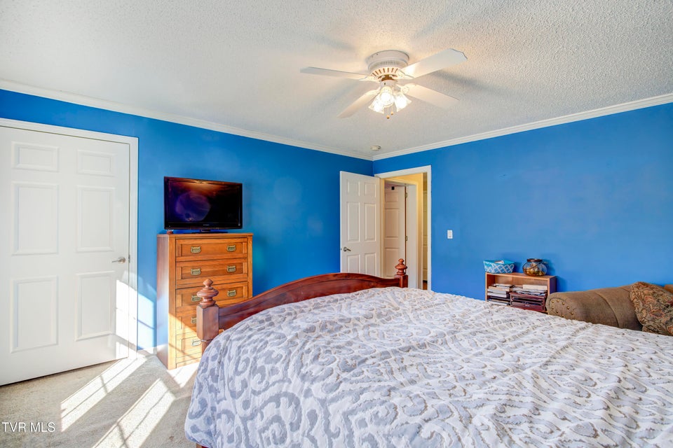 Photo #33: 2294 Island Road