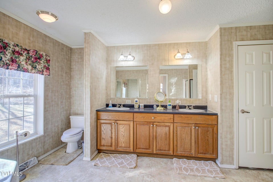 Photo #22: 2294 Island Road