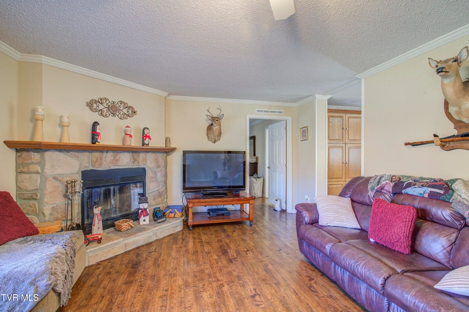 Photo #9: 2294 Island Road